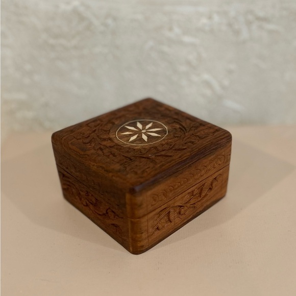 Wooden Carved Trinket Box - Picture 1 of 11